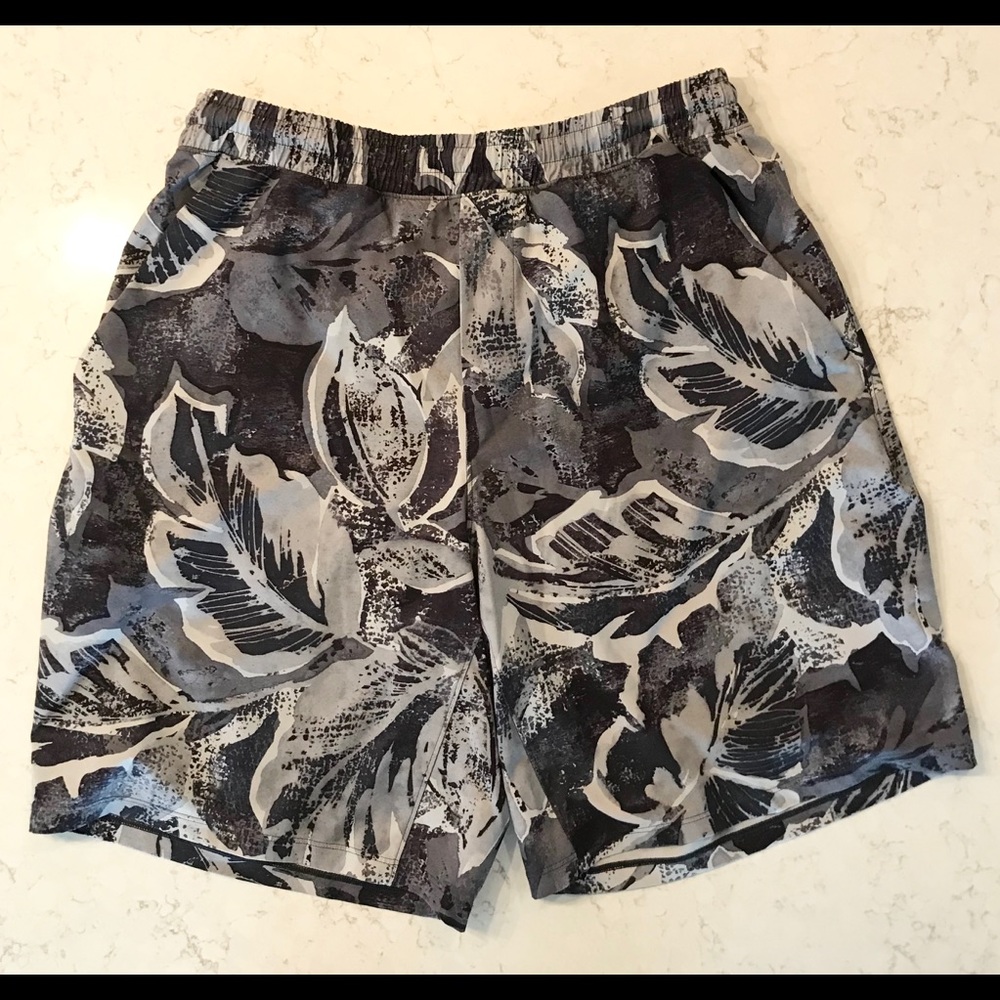 lululemon Pace Breaker Lined 7” Inseam Sz L Shorts